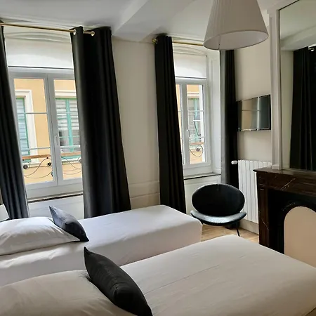 Les De L'enclos - L'enclos De L'eveche Apartmanhotel 4*