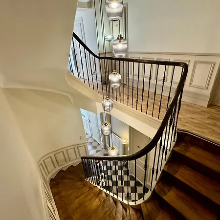Les De L'enclos - L'enclos De L'eveche Apart Otel 4*