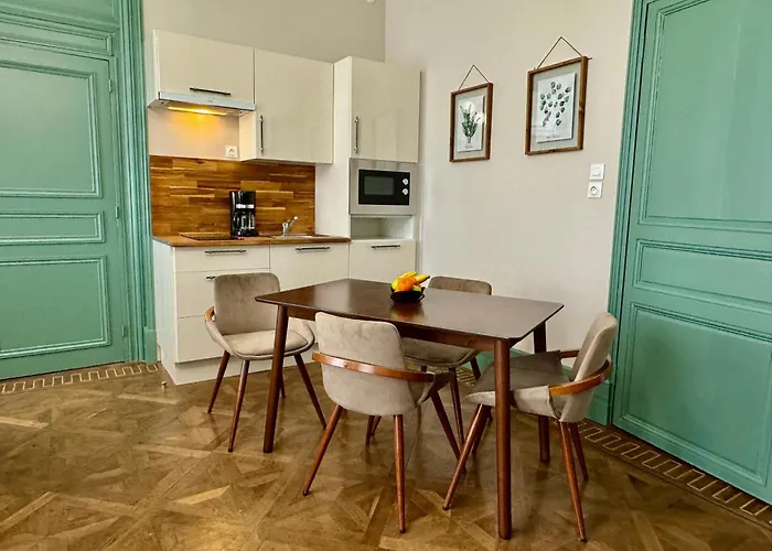 Aparthotel Les De L'enclos - L'enclos De L'evêché Boulogne-sur-Mer